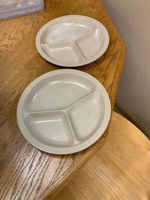 Vintage Lot 2 Anchor Hocking Microwave Round Divided Plates PM-486-TI VG - Image 1 of 4