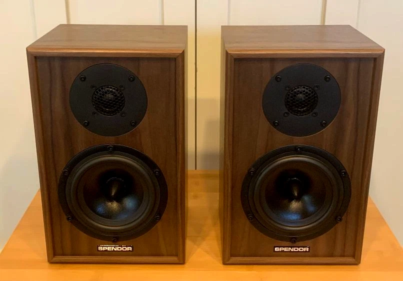 Coppia diffusori SPENDOR CLASSIC 4/5 usatI pari al nuovo - Immagine 1 di 3