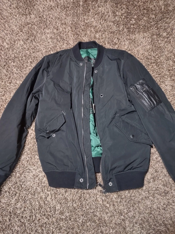 Chaqueta de Vuelo Diesel Para Hombre Mediana Negra Forro Verde Bolsillos con Cremallera Completa Foto 1 de 3