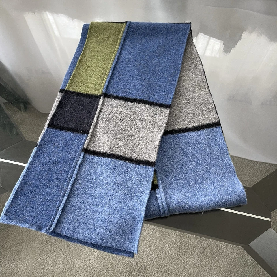 "Bufanda Robert Mackie of Scotland 100 % lana azul gris retazos 72"" X 9"" de largo" Foto 1 de 4