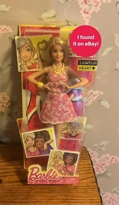 Vintage 2015 Barbie That Makes A Heart Symbol With Hand And Lights Up NRFB - Bild 1 von 2