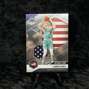 2020-21 Panini Mosaic Lamelo Ball National Pride novato base avispones radiocontrol #2 bonito - Imagen 1 de 2