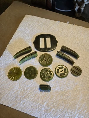 Piezas decorativas vintage de baquelita verde, botones, hebilla fabricación de joyas Foto 1 de 4