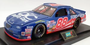 Revell 1/18 Scale Diecast 4226 - 1997 Ford Thunderbird #88 Dale Jarrett - Picture 1 of 5