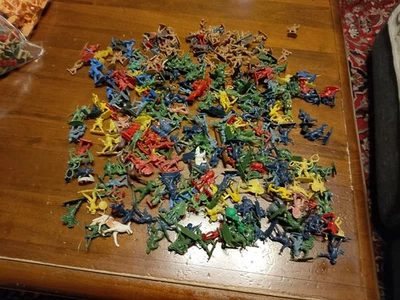 Grande lotto soldatini hong kong baravelli e altrii 1/72 - Immagine 1 di 4