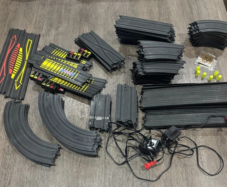 Tyco HO Electric Car Racing Track Replacement Terminal Lane Changer Squeeze - Image 1 of 1