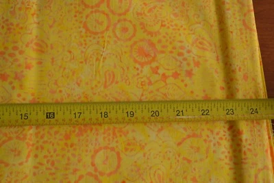 Por 1/2 yarda, naranja floral sobre amarillo Tonga Batik, Tesoros atemporales/B8428, M9036 Foto 1 de 4