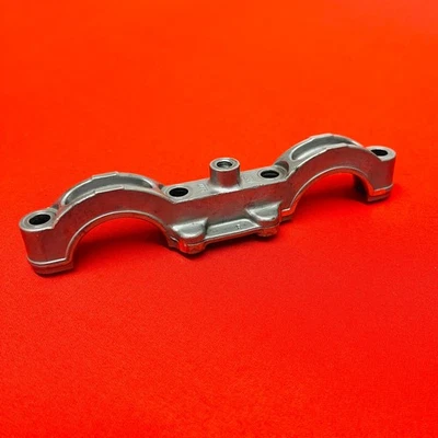 SOPORTE DE TORRE TAPA EJE LEVA KTM 450 GENUINO OEM KTM 450 XCF SXF EXC (2007-2012) Foto 1 de 4