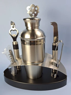 Juego de herramientas de barra de acero inoxidable Oggi de siete piezas con coctelera y base ovalada caja abierta sin usar Foto 1 de 4