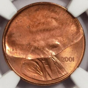 2001 NGC MS66RD Huge Unique Struck Thru Lincoln Cent Mint Error Great Eye Appeal - Picture 1 of 4