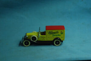 Lledo DG22003 Days Gone Packard Town Van 'Whitmans Sampler's' ( Unused In Box )*