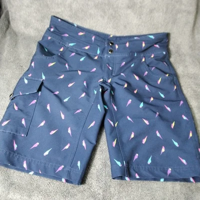 Shredly Shorts Womens Medium Parrot Print Stretch Cargo Pockets Outdoor Trail Bi - Image 1 of 4