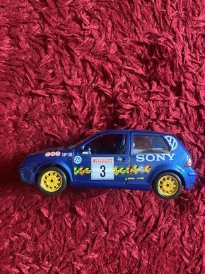 Bburago VW Volkswagen Golf Rally 1998 in blu su 1:24 - Immagine 1 di 4