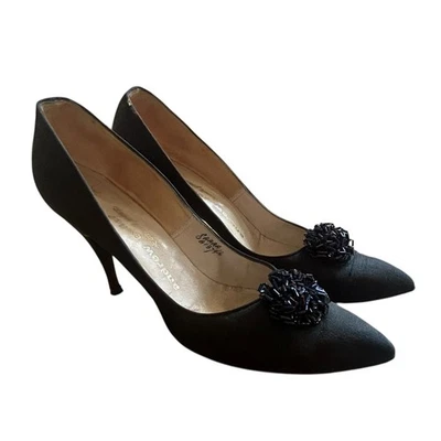 Zapatos de salón vintage Andrew Geller azul medianoche satinado tacones puntiagudos / 8 estrechos - Foto 1 de 4