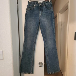 NUOVO Rock & Roll Cowgirl Jeans donna W28" L34" blu stivaletto taglio denim bootcut - Foto 1 di 10