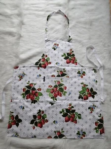 Poly/Cotton Bib Apron in Strawberry Print 70x78cm with Pocket - Picture 1 of 6