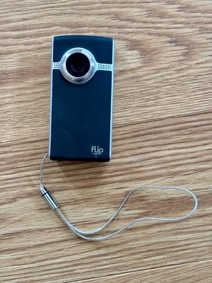 Flip Video U260 (4 GB) High Definition AVC Camcorder - Image 1 of 2