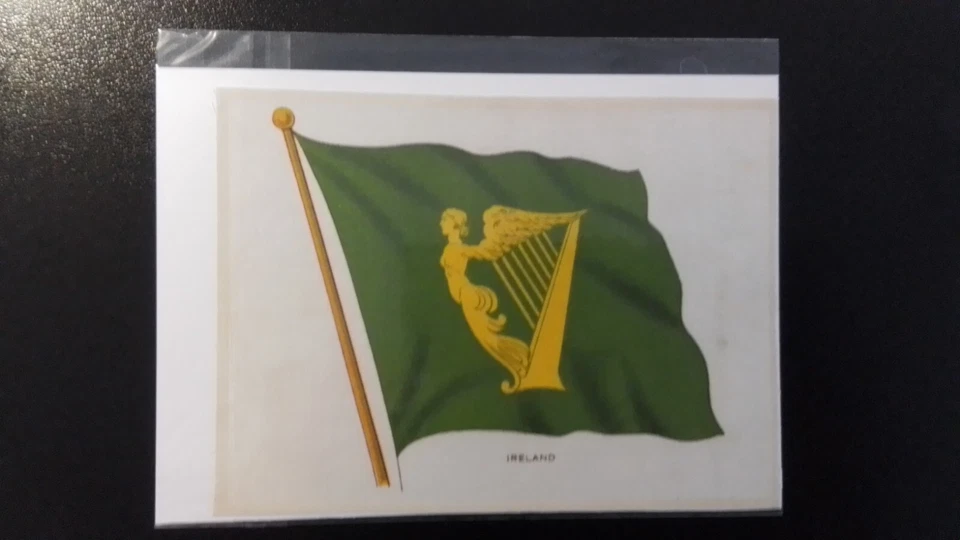 GODFREY PHILLIPS  SILKS.  NATIONAL FLAGS,  IRELAND, 163mm X 117mm, LARGE. - Image 1 of 1