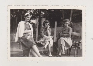 Three Pretty Young Women Cute Lovely Female Closeness Ladies Lady Snapshot Photo - Picture 1 of 1