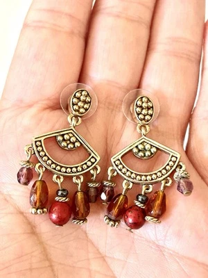 Pendientes Napier Tono Dorado Texturizado Poste Multicolor Cuentas Cuelgan Foto 1 de 4