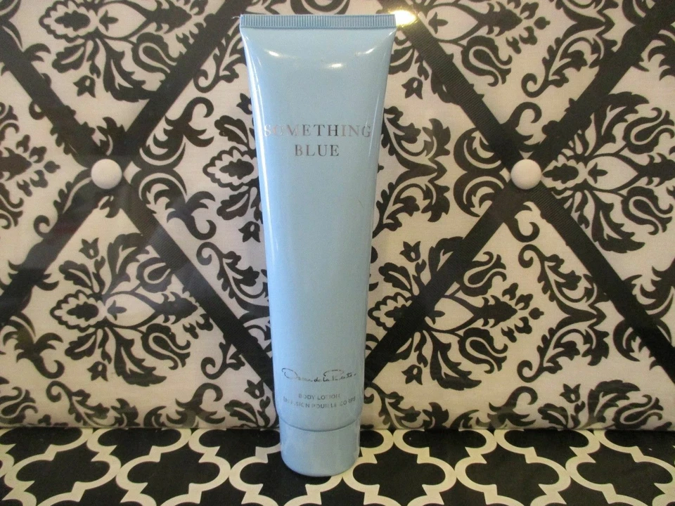 OSCAR DE LA RENTA ~ LOCIÓN CORPORAL PERFUMADA ALGO AZUL ~ 5 OZ SIN CAJA Foto 1 de 1