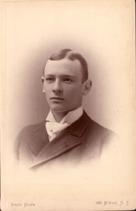 Cabinet Card Well Dressed Man  Pach Brothers Broadway New York circa 1895~1897 - Picture 1 of 1