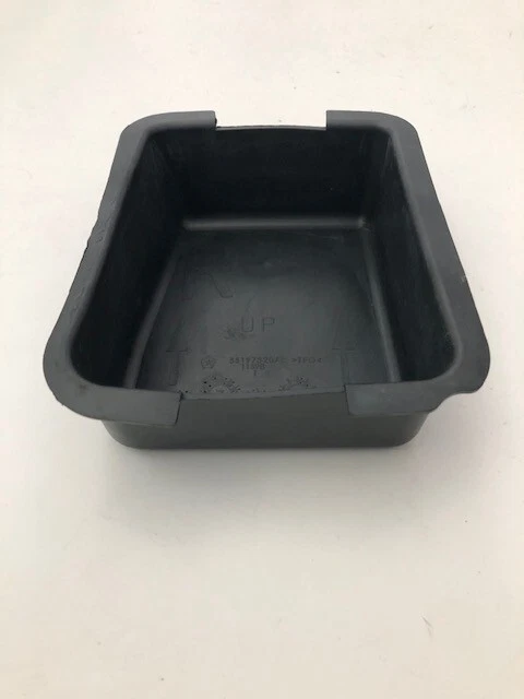 2007-2012 Jeep Liberty Right Seat Belt Retractor Cover OEM Mopar 55197320AC - Изображение 1 из 4