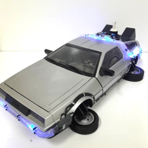 DeLorean 1:15 Diamond Select flying version Back To The Future Lights Sound RARE - Picture 1 of 12