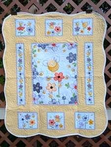Bee Quilt, Handmade, Wavy Edges, Crib Size, Baby, Small Child, Newborn, Honeybee - Picture 1 of 6