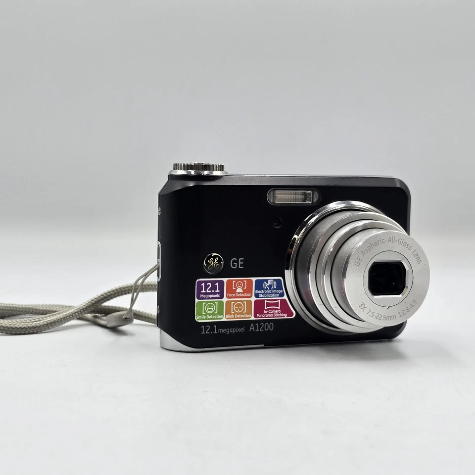 Vintage GE A1200 12.1 Megapixel Digital Camera Tested And Working Good Condition - Image 1 of 4