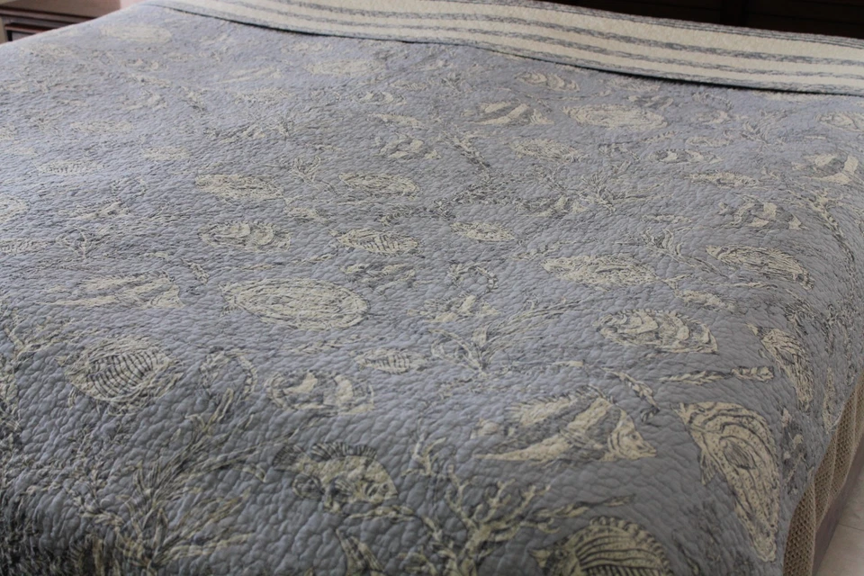 Quilt 100% Cotton Beachy Coastal Blue Reversible Full/Queen - Image 1 of 4