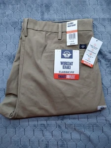 Dockers Para Hombre Talla 42x 30 Día de Trabajo Caqui Calce Clásico Nuevo con Etiquetas Bronceado Flexible Cintura - Imagen 1 de 12