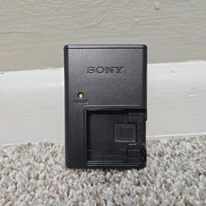 Sony BC-CSD Caricabatteria portatile nero per Sony Cyber-Shot DSC-RX100II - Foto 1 di 3