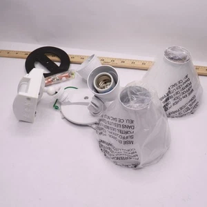 Defiant Dusk-to-Dawn Security Flood Light Motion Activated White 1009 188 999 - Picture 1 of 5