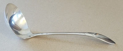 Lady Hamilton por Oneida Community Plateado - Cucharón - 7 1/4" Foto 1 de 4
