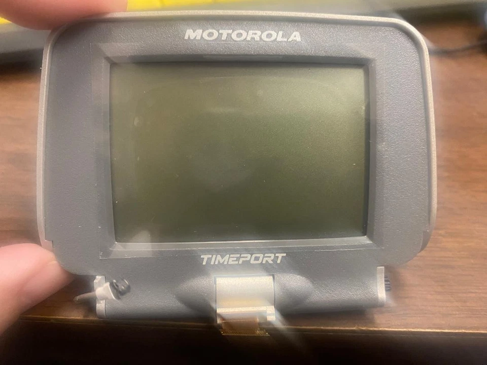 Motorola Timeport Pager Lcd. New In The Box. Silver and VERY RARE Pager Lcd - Image 1 of 4