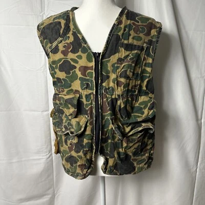 Vintage Saftbak Old School Camo Bird Hunting Vest Duck Camo Size Medium Woodland - Image 1 of 4