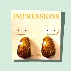 Neu mit Etikett! Impressions Metallic glänzende goldfarbene Creolen 1,75" Ohrringe! - Bild 1 von 3