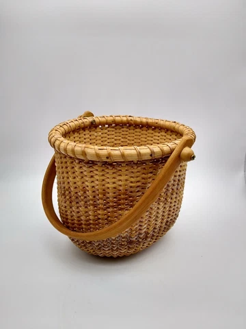 Nantucket Lightship Basket w/ Swivel Handle & Wood Bottom Brown 6” X 5.5” Cover