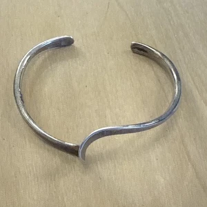 Vintage ALFONSO TENORIO Sterling Silver Twist Cuff Bracelet Native American - Picture 1 of 6