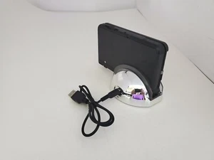 NEW SILVER DREAMGEAR USB CHARGING CHARGE DOCK FOR NINTENDO DSi & NEW 3DS  #4J - Picture 1 of 5