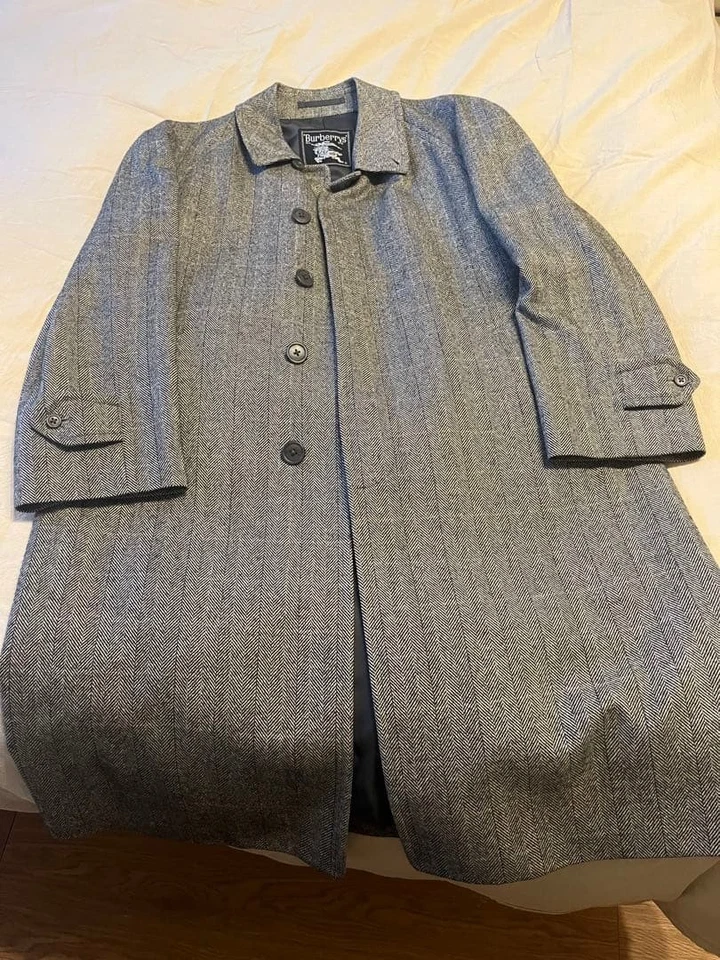 Abrigo largo Burberry de colección para hombre de lana de cachemir espiga Balmacaan gris marrón Foto 1 de 4