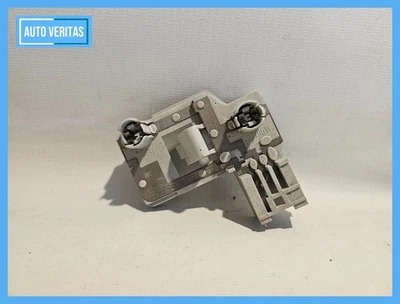 original BMW E61 light bulb holder socket right 6935332 - Image 1 of 2