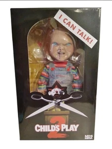 CHILD'S PLAY 2 MENACING CHUCKY 15" Mega scale Talking figure MEZCO - BRAND NEW - Picture 1 of 3