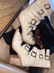 🔥BRAND NEW FREEBIRD BOND SANDALS OFF WHITE SIZE 8 - Picture 1 of 2