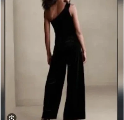 Nuevo con etiquetas Mono Banana Republic Terciopelo Negro Un Hombro Talla L Elegante Noche Foto 1 de 4