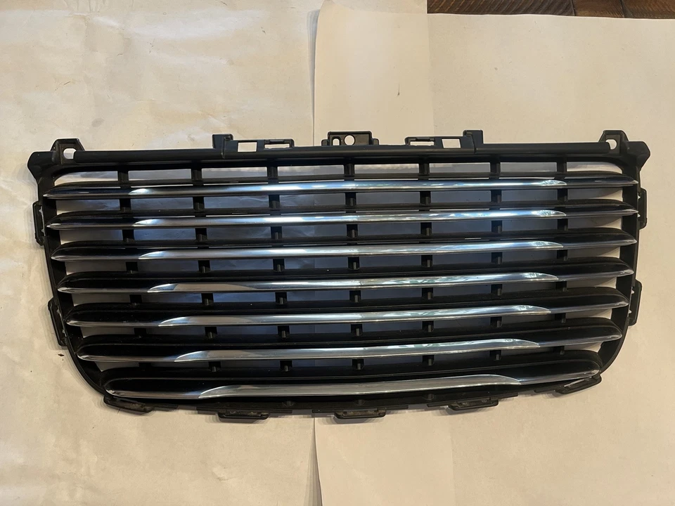 Conjunto de parrilla Chrysler 300 2011-2014 OEM parachoques delantero superior nuevo sin usar Foto 1 de 4