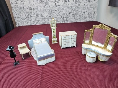 Lot Of 7 Vtg Ideal Dollhouse Bedroom Furniture - Image 1 of 4