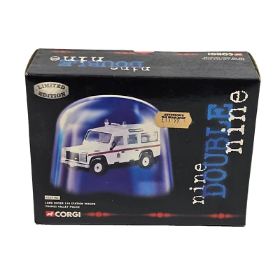 CORGI 1/43 CC07702 LAND ROVER 110 STATION WAGON THAMES VALLEY POLICE AW644 Boxed - Image 1 of 4
