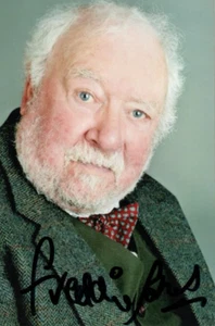 EMMERDALE / THE ELEPHANT MAN: FREDDIE JONES SIGNED 6x4 PORTRAIT PHOTO + COA - Bild 1 von 1
